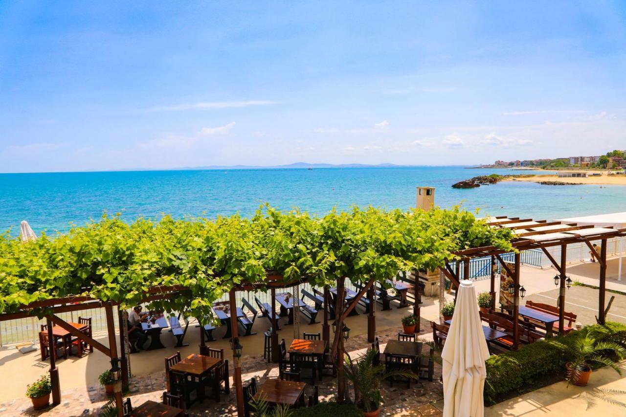Petrov Family Hotel Nesebar Ngoại thất bức ảnh