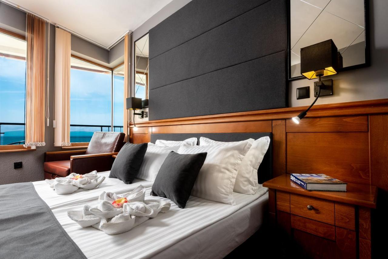 Petrov Family Hotel Nesebar Ngoại thất bức ảnh