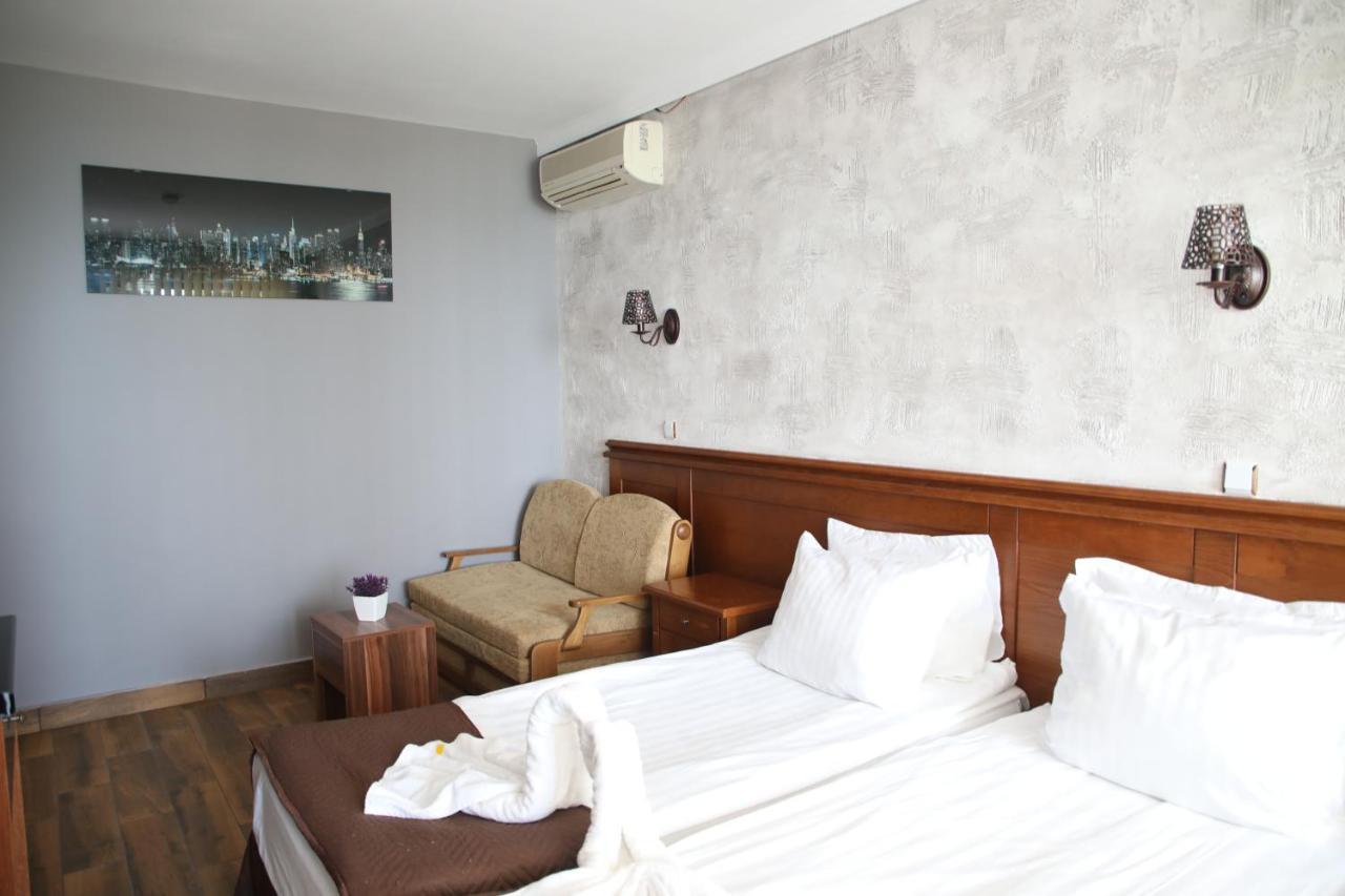 Petrov Family Hotel Nesebar Ngoại thất bức ảnh