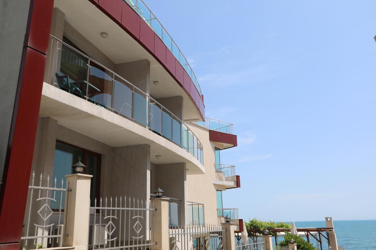 Petrov Family Hotel Nesebar Ngoại thất bức ảnh
